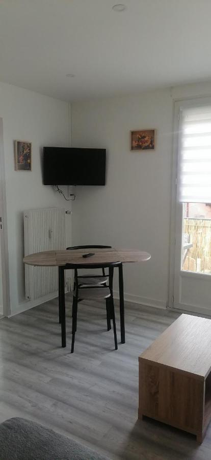 Appartement Avec Balcon Et Parking Prive Roanne Zewnętrze zdjęcie